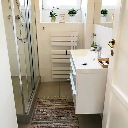 Aleja Niepodleglosci 245- 2br By Homeprime